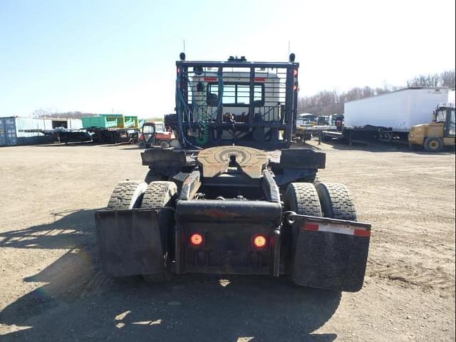 Image of Mack CL733 equipment image 3
