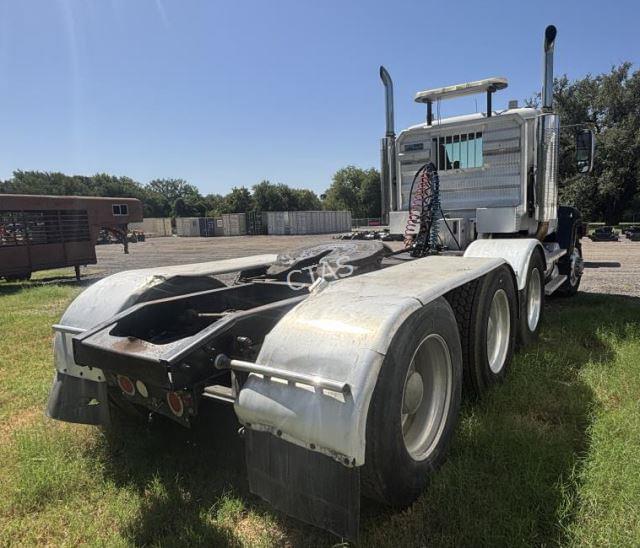 Image of Mack CL733 equipment image 3