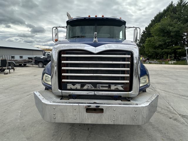 Image of Mack CT713 equipment image 2