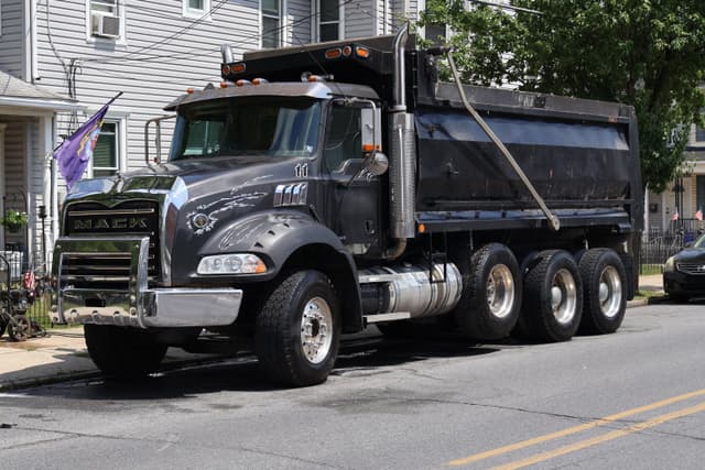 Image of Mack CT713 equipment image 1