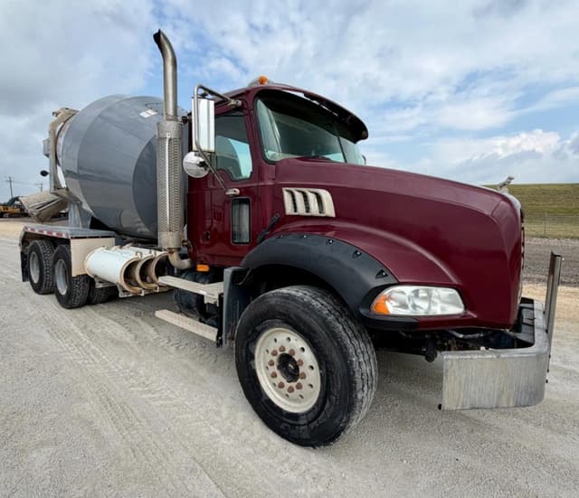 Image of Mack CT713 equipment image 2