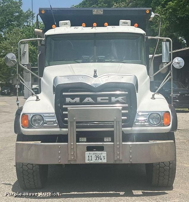 Image of Mack CV713 equipment image 1