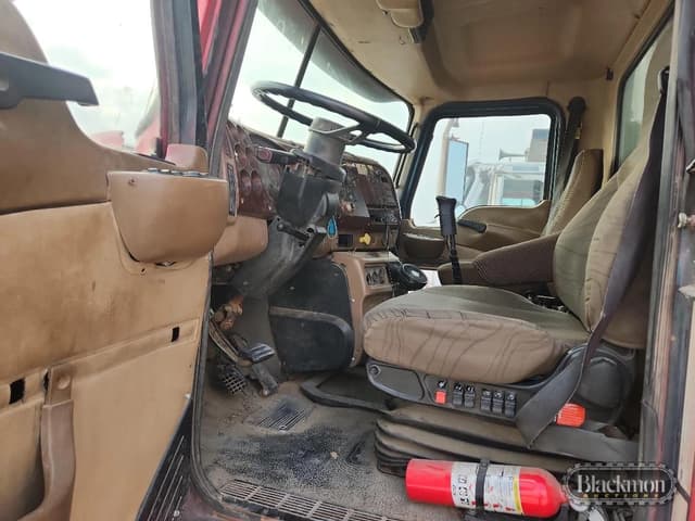 Image of Mack CV713 equipment image 1