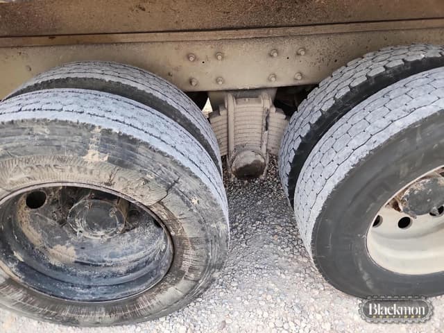 Image of Mack CV713 equipment image 4