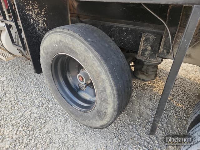 Image of Mack CV713 equipment image 3