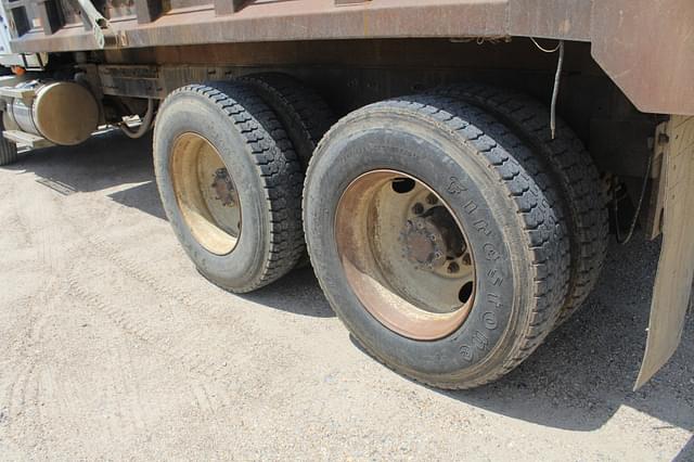Image of Mack CV713 equipment image 4