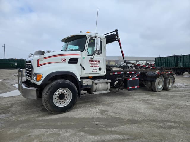 Image of Mack CV713 equipment image 3
