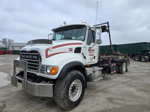 2006 Mack CV713 Image
