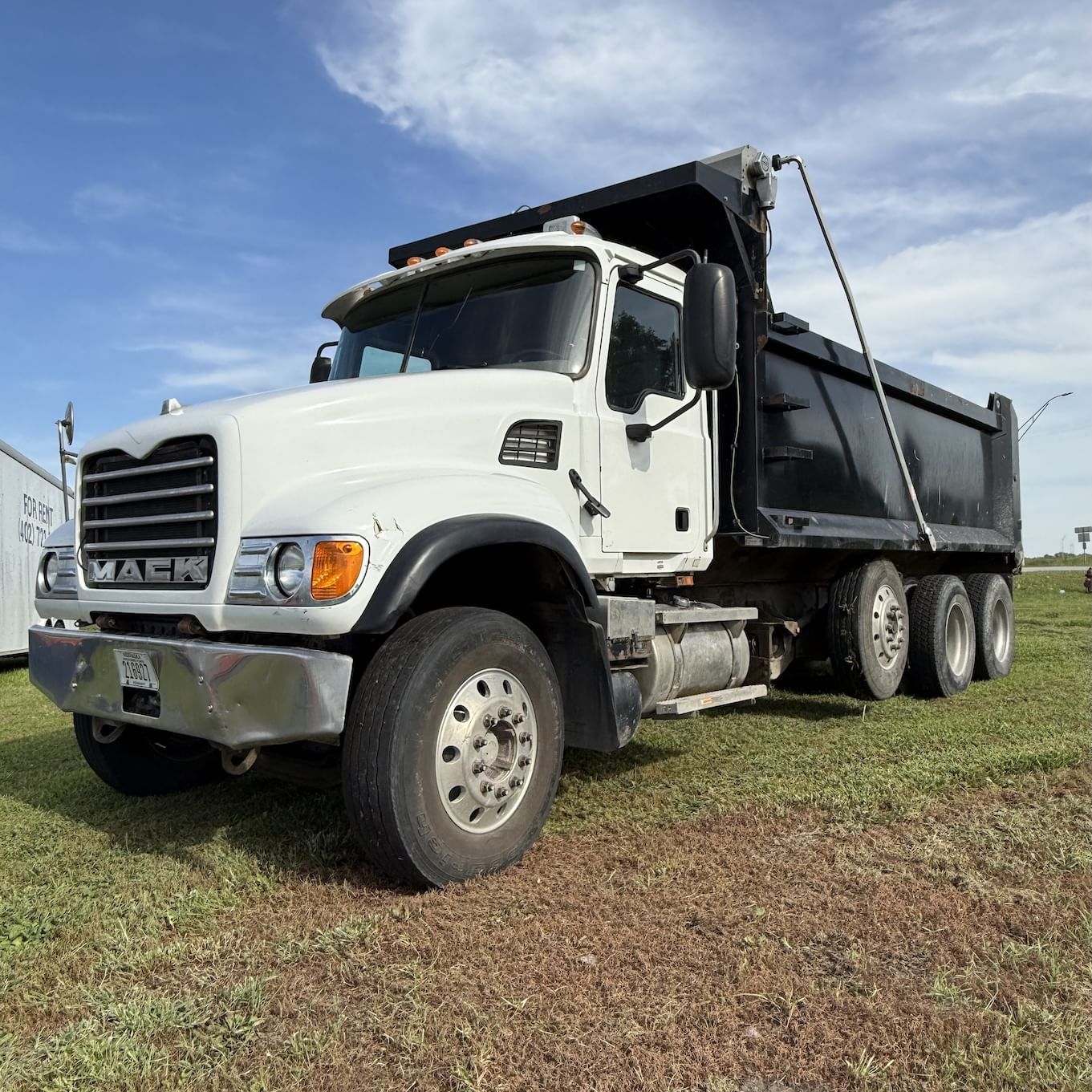 2006 Mack Granite CV713 Equipment Image0