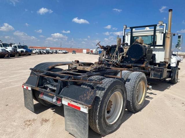 Image of Mack CV713 equipment image 4