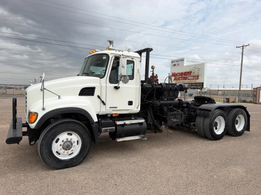 2006 Mack CV713 Equipment Image0