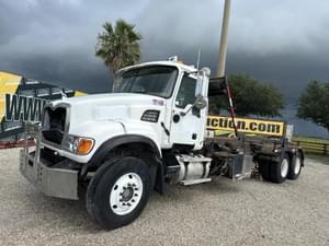 2006 Mack CV713 Image