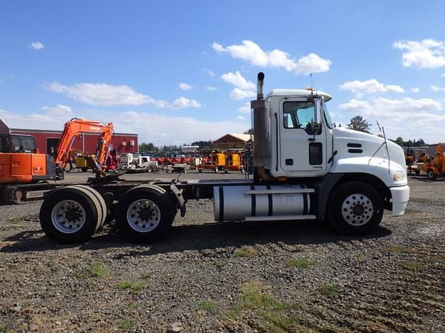 Image of Mack CXN613 equipment image 2