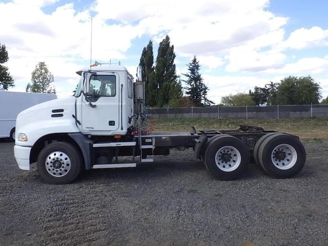 Image of Mack CXN613 equipment image 4