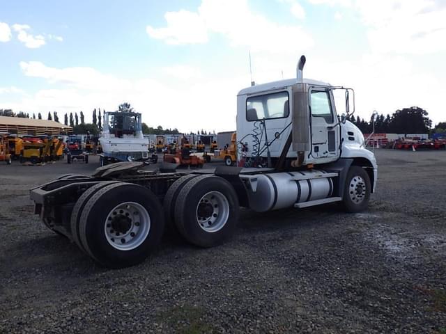 Image of Mack CXN613 equipment image 2