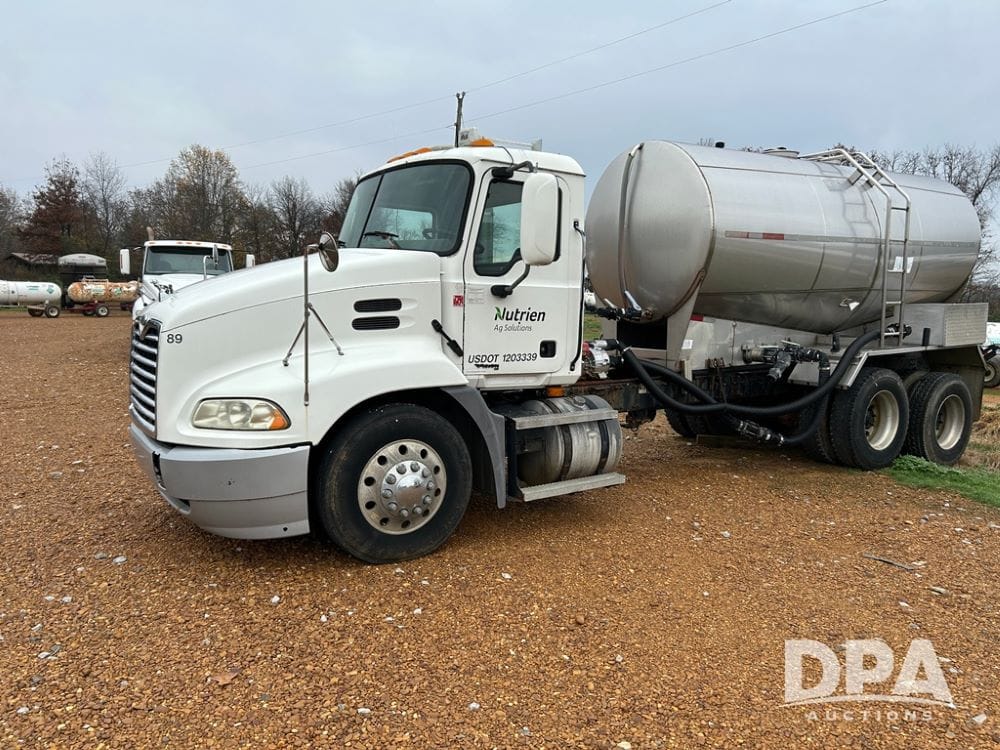 2006 Mack CXN613 Equipment Image0