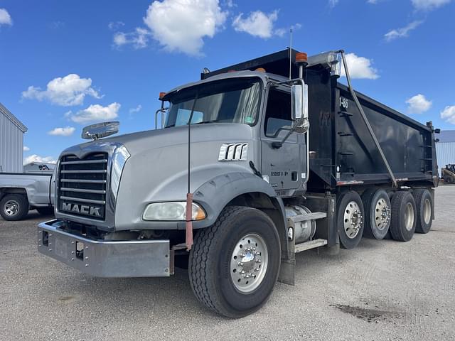 Image of Mack CT713 equipment image 1