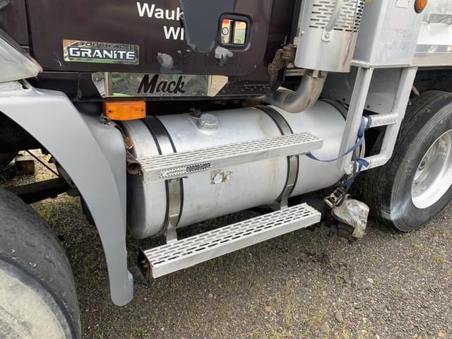 Image of Mack CT713 equipment image 4