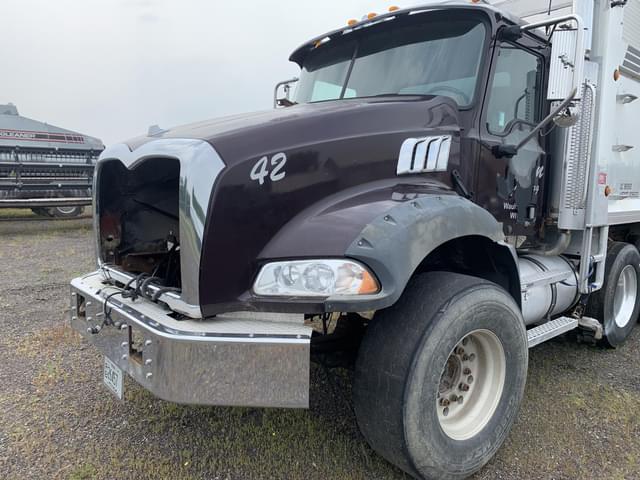 Image of Mack CT713 equipment image 3