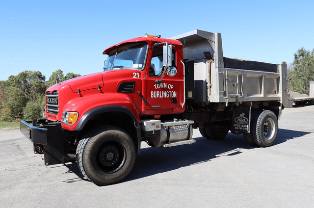 Image of Mack Granite CV712 equipment image 1