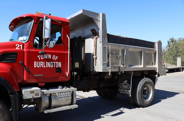 Image of Mack Granite CV712 equipment image 4