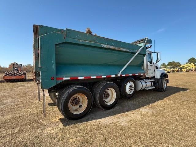 Image of Mack Granite CV713 equipment image 3