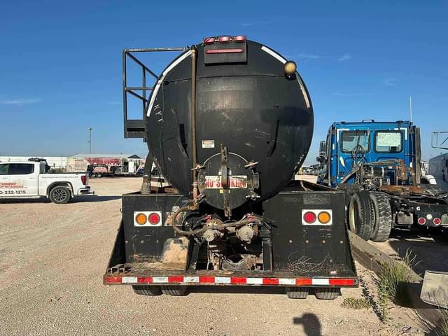 Image of Mack Granite CV713 equipment image 3
