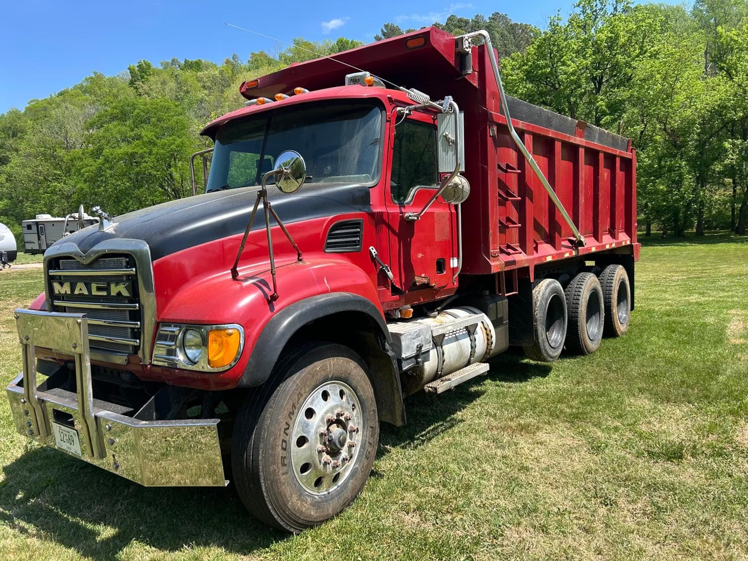 2006 Mack Granite Equipment Image0