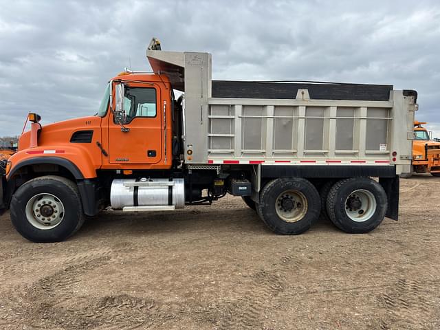 Image of Mack Granite equipment image 3