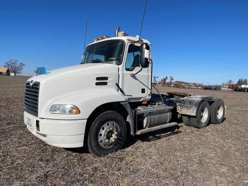 Main image Mack Vision CXN613