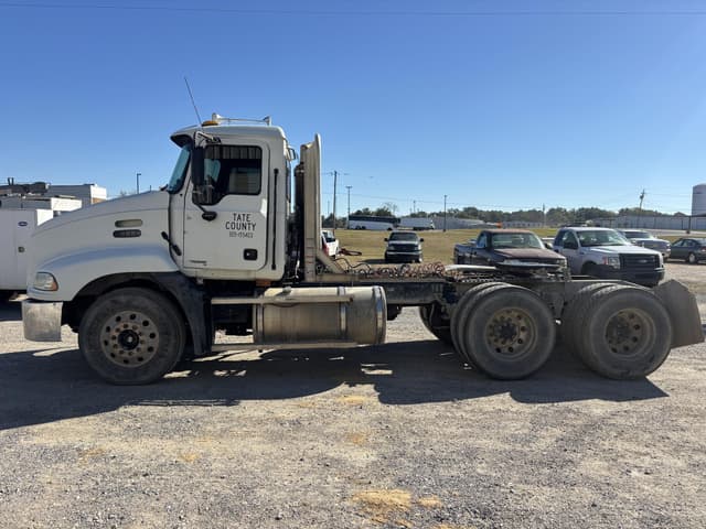 Image of Mack Vision CXN613 equipment image 1