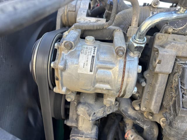 Image of Mack Vision CXN613 equipment image 2