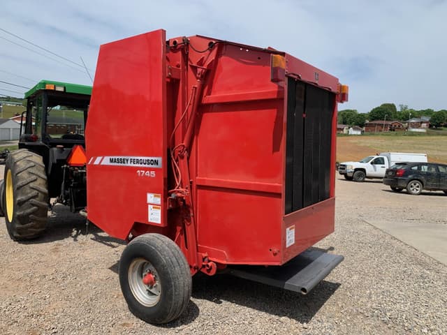 Image of Massey Ferguson 1745 equipment image 3