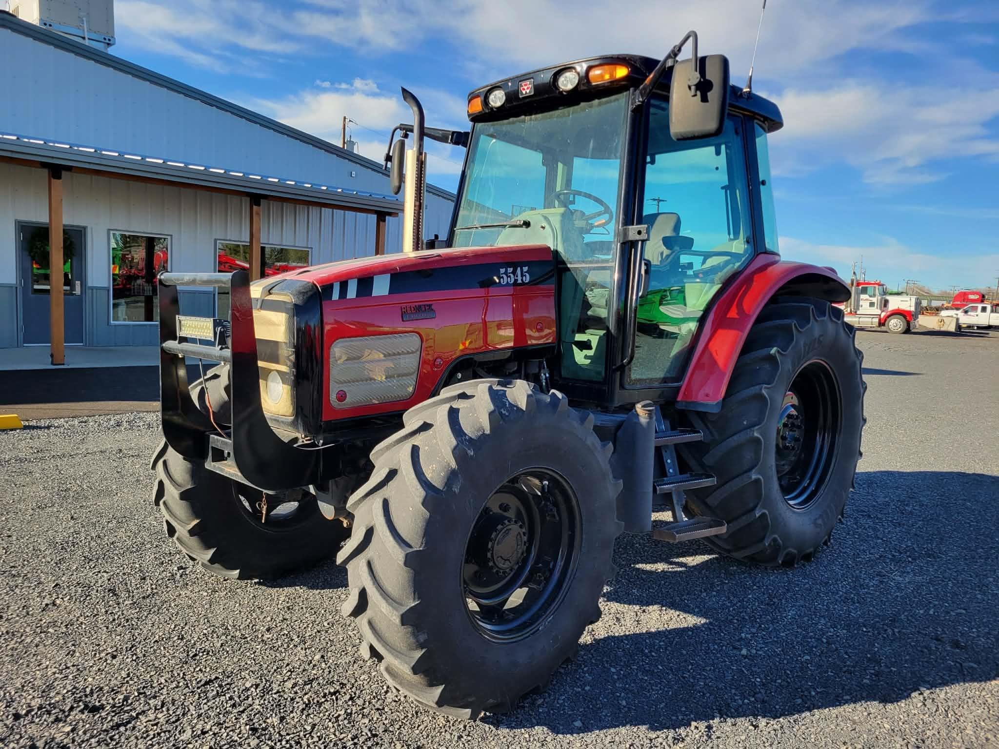 2006 Massey Ferguson 5455 Equipment Image0