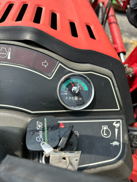 Image of Massey Ferguson GC2300 equipment image 4