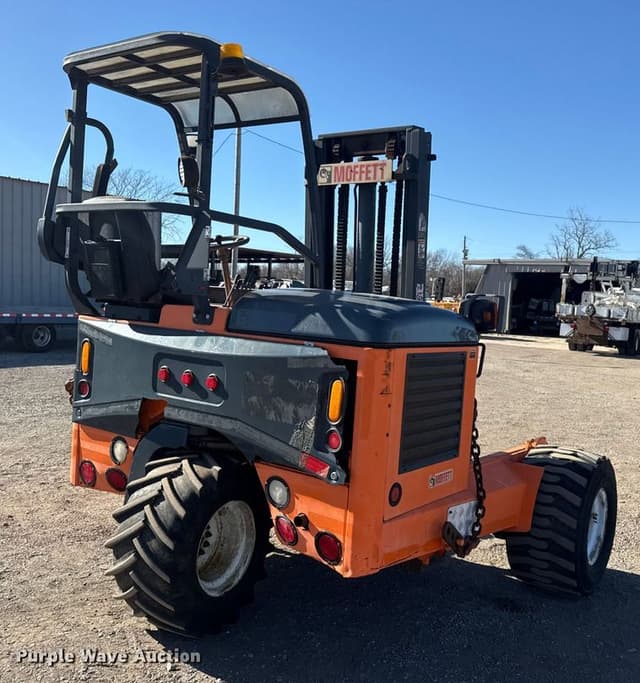 Image of Moffett M55 equipment image 4