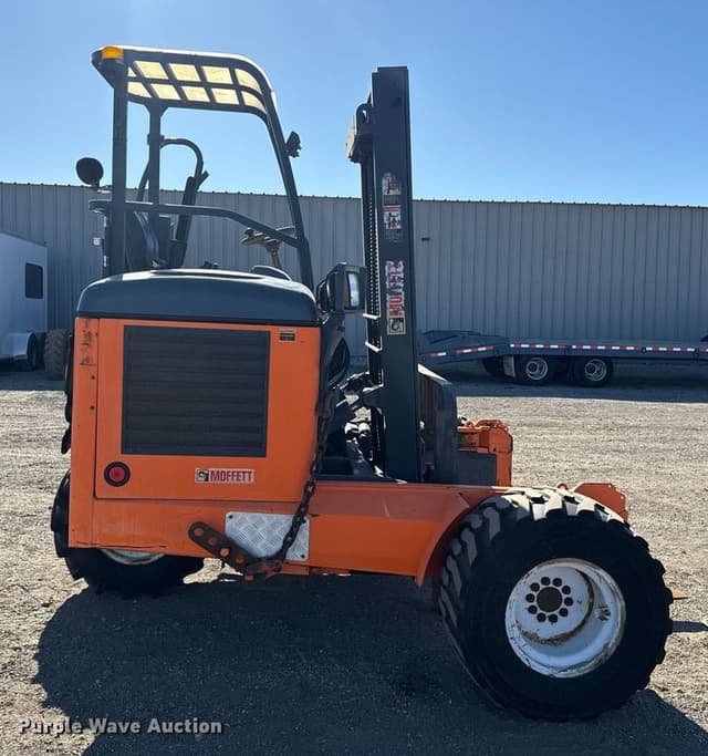 Image of Moffett M55 equipment image 3