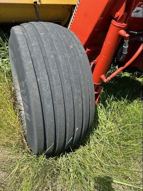 Image of New Holland 1475 Image 0