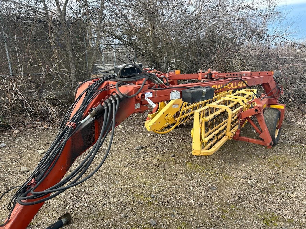 2006 New Holland 216 Equipment Image0