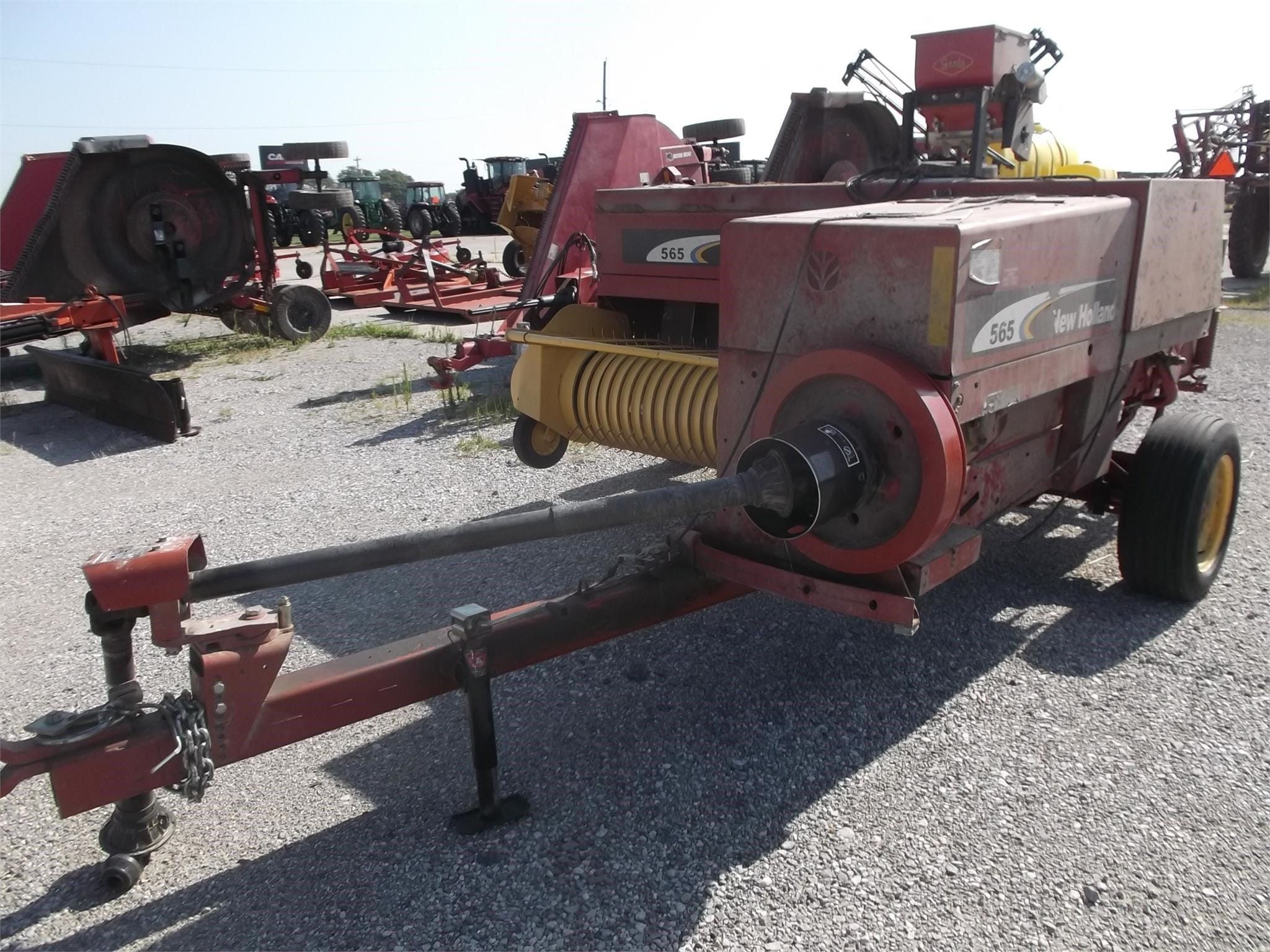 Main image New Holland 565