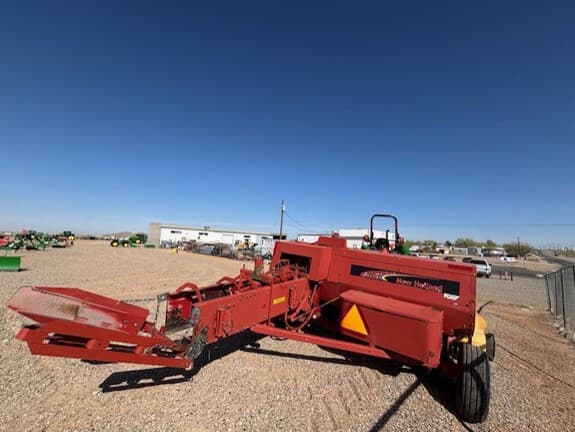 Image of New Holland 575 equipment image 2