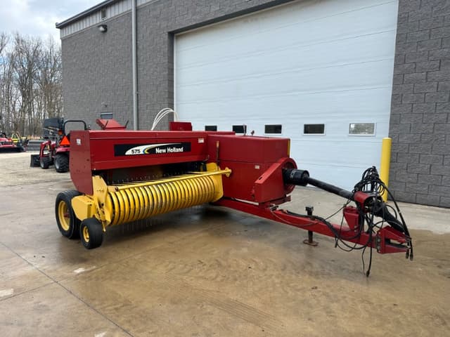 Image of New Holland 575 equipment image 2