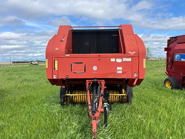 Image of New Holland BR780A equipment image 1