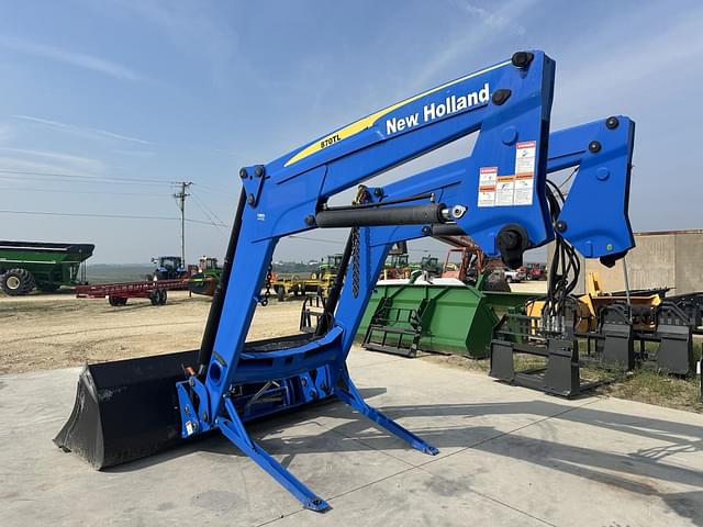 Image of New Holland 870TL equipment image 4
