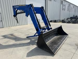 2006 New Holland 870TL Image
