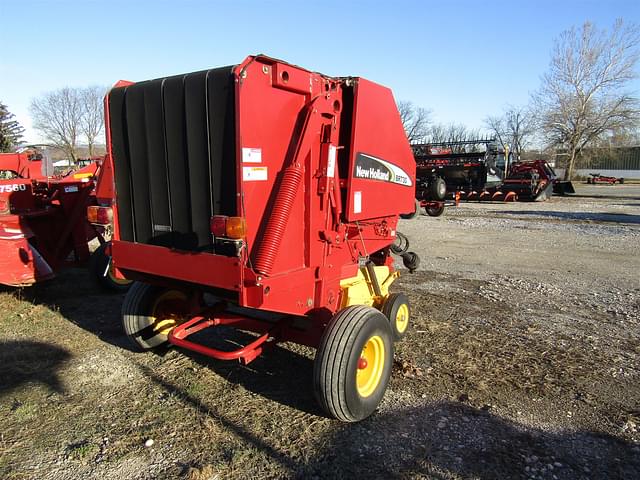 Image of New Holland BR730A equipment image 3