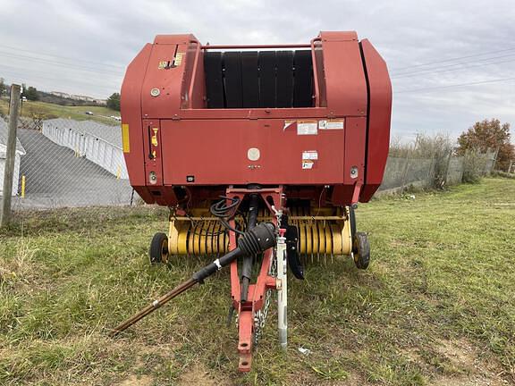 Image of New Holland BR740 equipment image 1