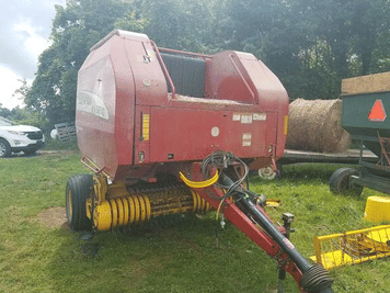 Main image New Holland BR740A
