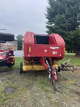 Image of New Holland BR740A equipment image 1