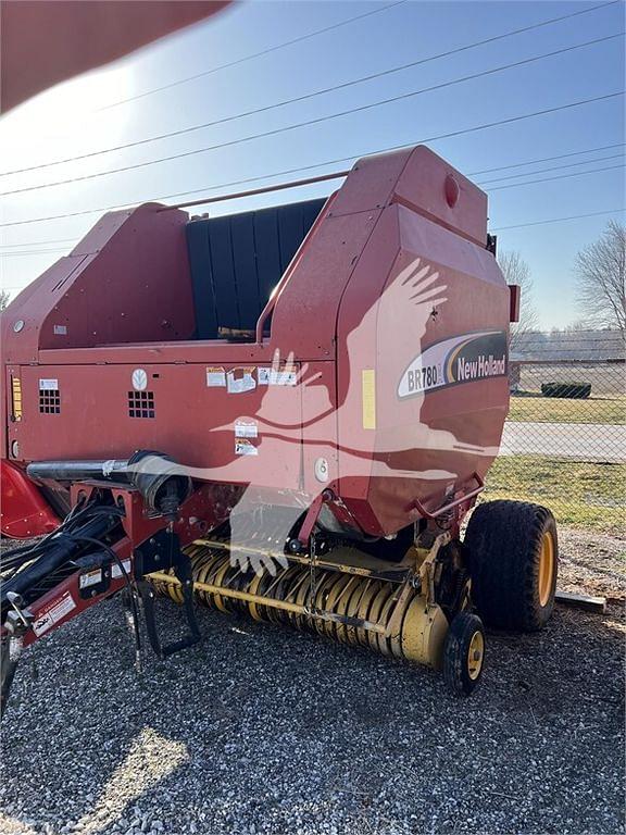 Image of New Holland BR780A equipment image 3